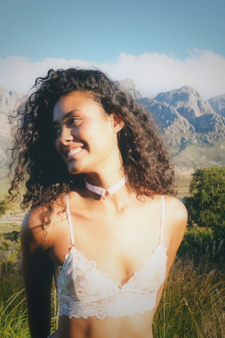Daisy Pink Choker